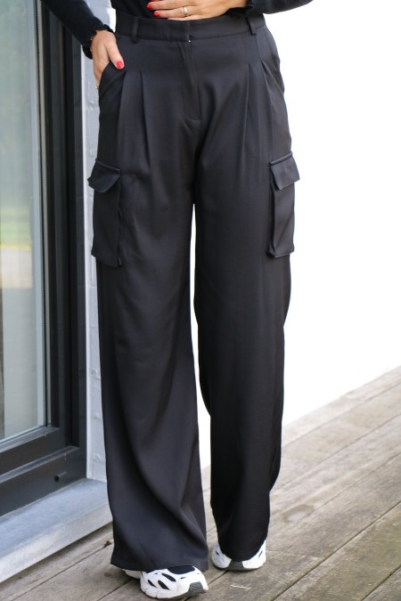 Pantalon noir à poches