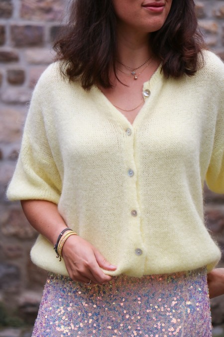 Pull Lily jaune