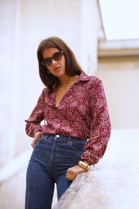Chemisier bordeaux à motifs