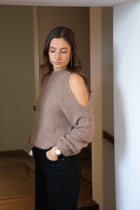 Pull ouvert épaule taupe