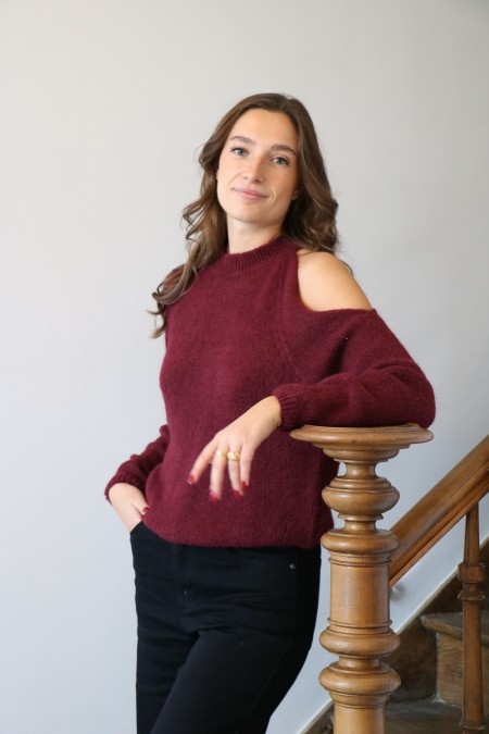Pull ouvert épaule bordeaux
