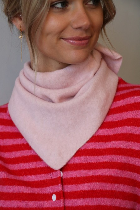 Petit foulard rose pâle