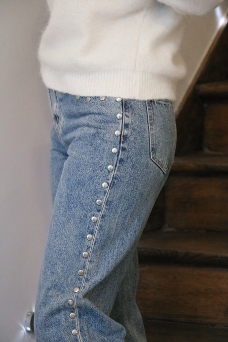 Jeans bleu avec clous