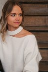 Pull écru ouvert au col