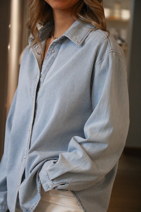 Chemise en jeans bleu clair