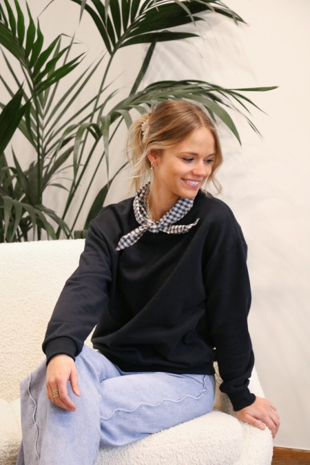 Sweat marine avec foulard