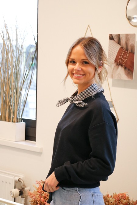 Sweat marine avec foulard