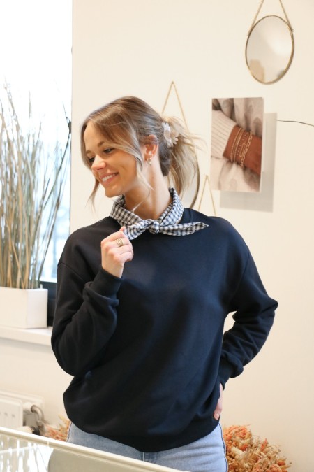 Sweat marine avec foulard