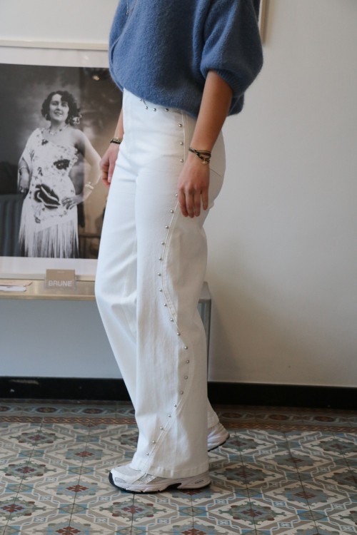 Jeans blanc avec clous