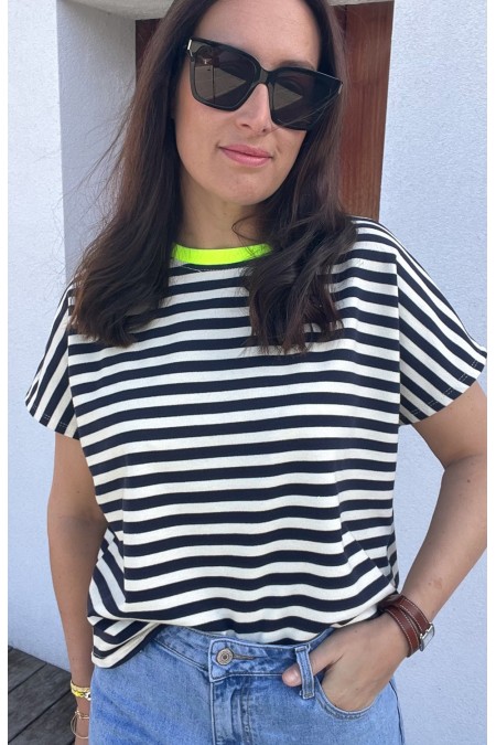 T-shirt rayé bleu et blanc col fluo
