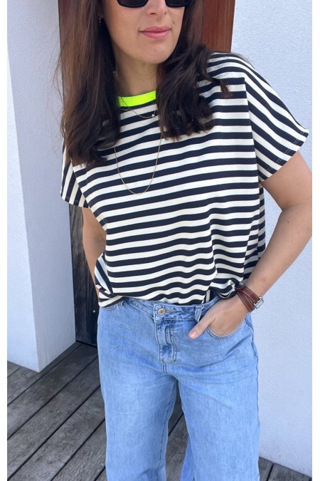 T-shirt rayé bleu et blanc col fluo