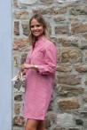 Robe courte en jeans avec fines rayures