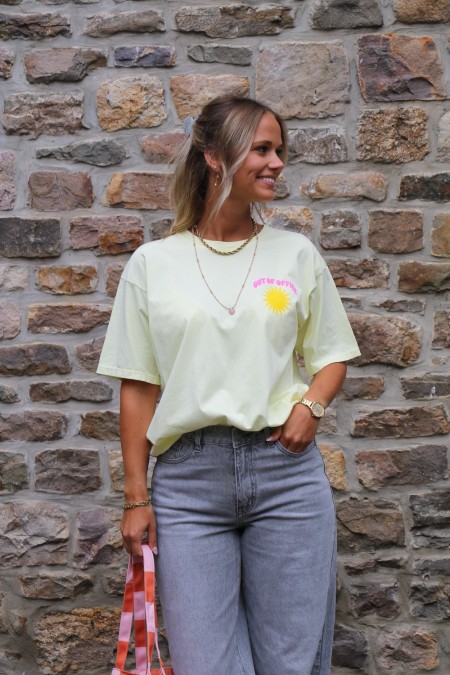 T-shirt jaune OUT OF OFFICE