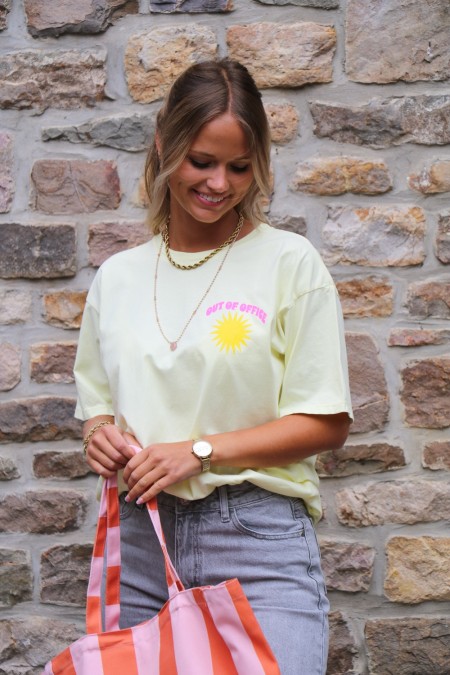 T-shirt jaune OUT OF OFFICE