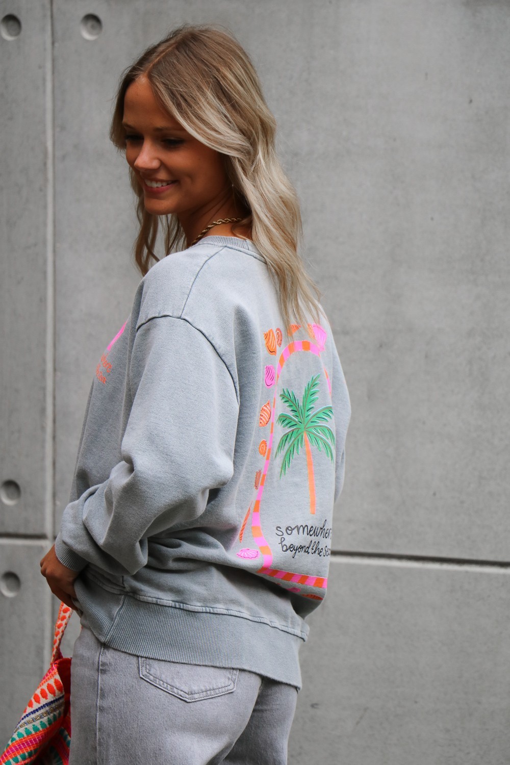 Sweat gris somewhere