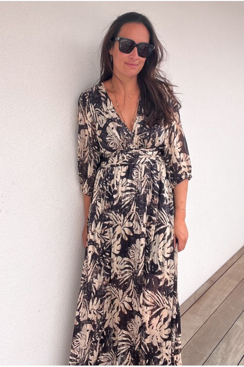 Robe longue noire et dorée