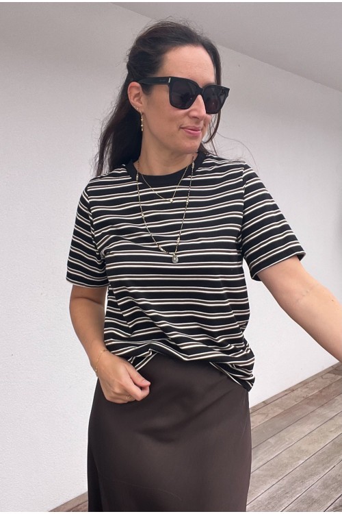 T-shirt noir à rayures