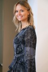 Robe noire à motifs
